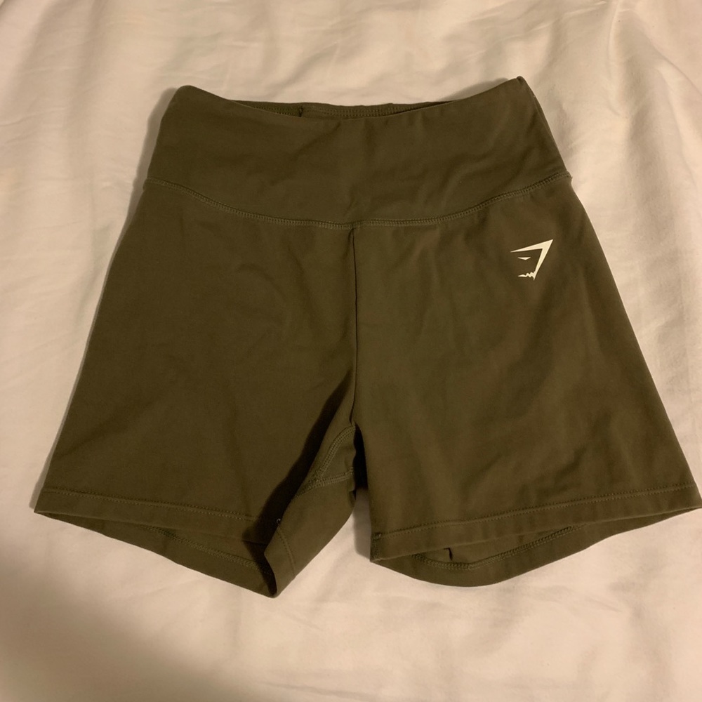 GYMSHARK DREAMY SHORT KHAKI